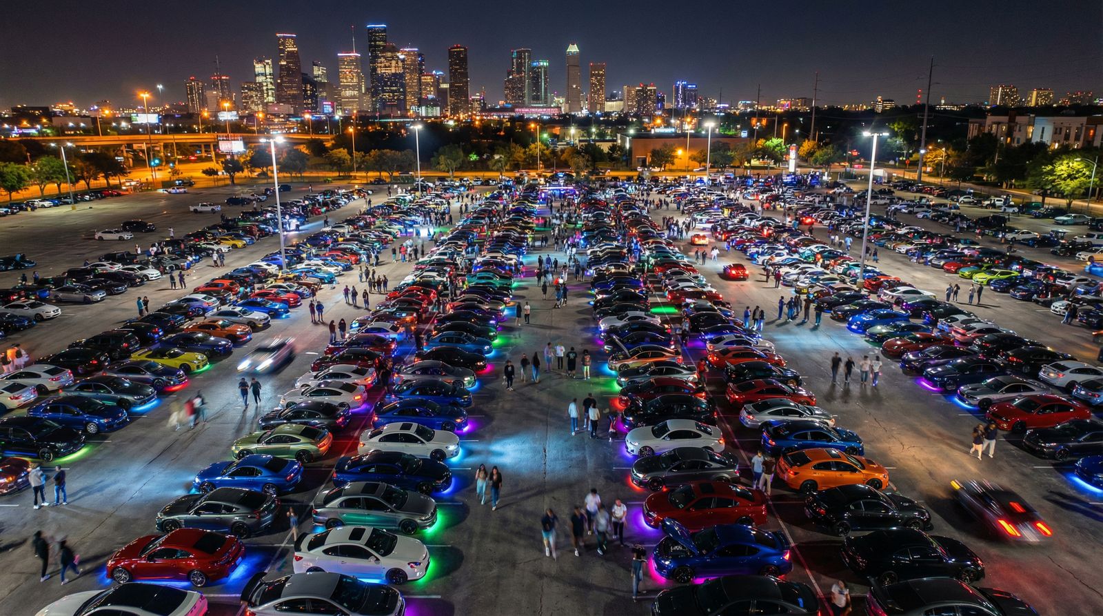 福利姬梦想与远方汽车视频展示